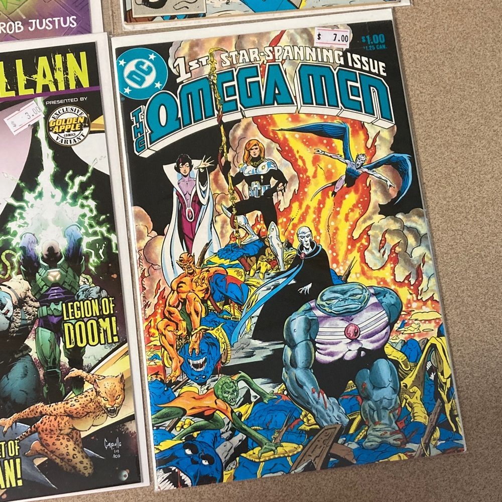 DC comic book bundle - Picture 7 of 7